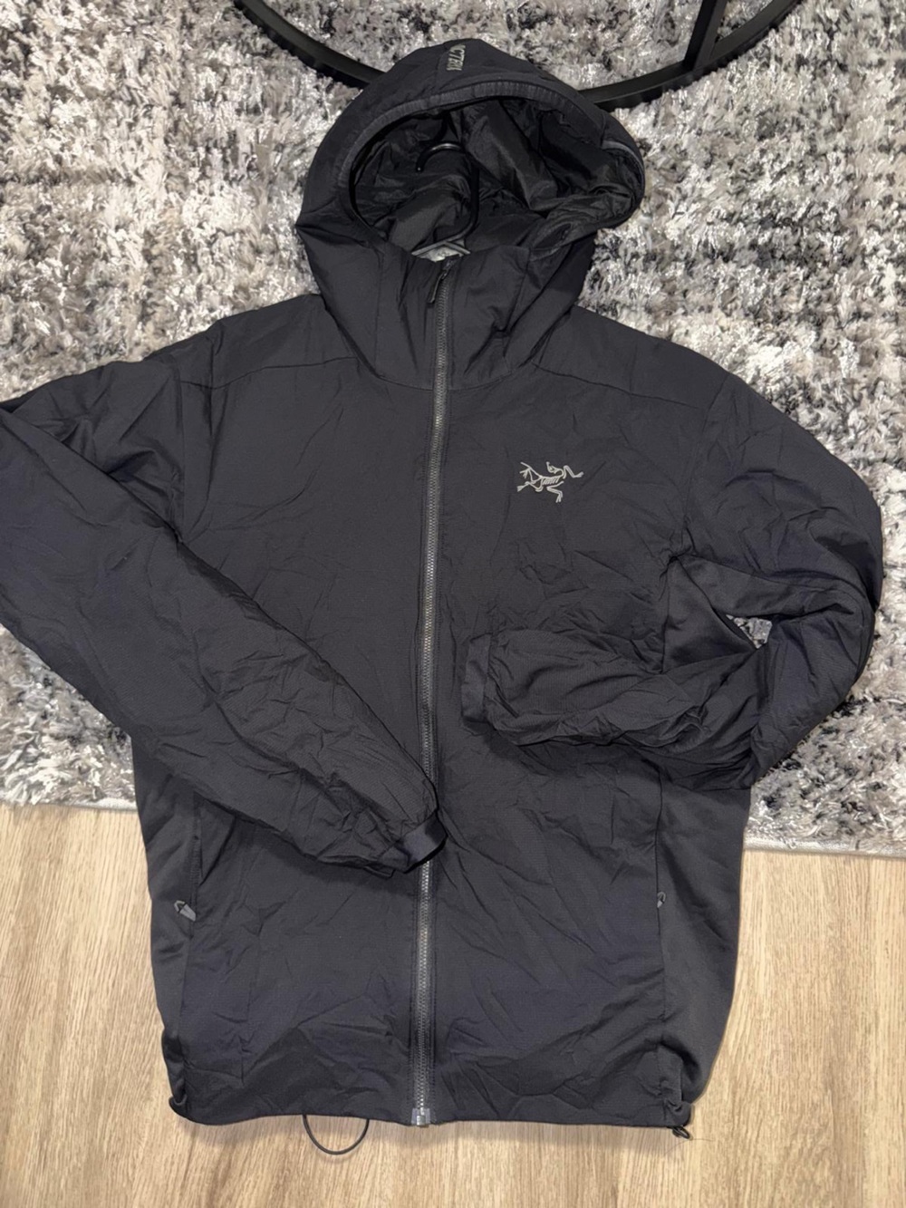 Arcteryx atom black outdoor jacket 
Excellent condition 
Size m